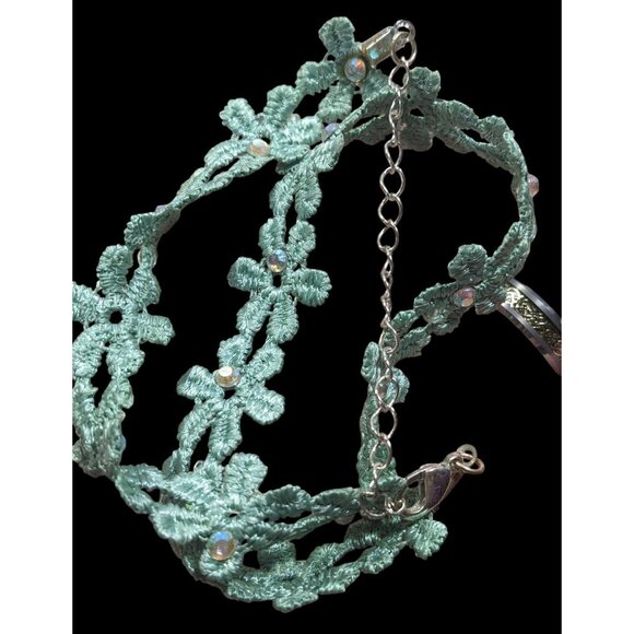 Turquoise Floral Lace Rhinestone Choker Necklace - Picture 5 of 6